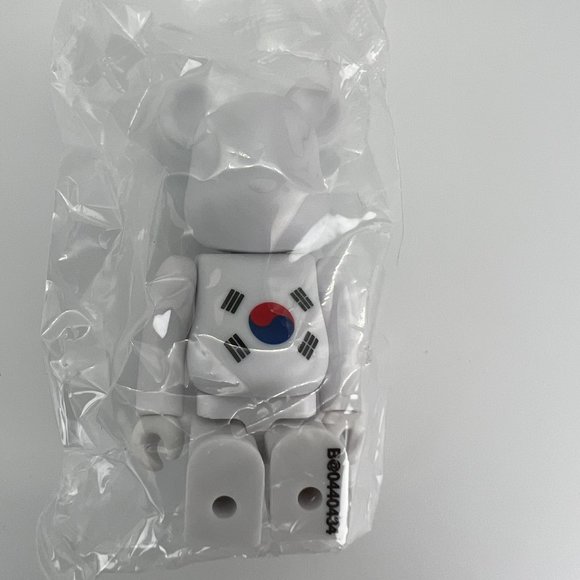 Bearbrick Series 44 KOREA Flag Medicom Be@rbrick 100% - Picture 3 of 6
